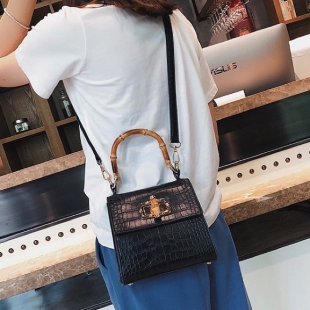 🔄🆕 LILLE Bamboo Handle Croc Crossbody - Picture 3 of 8